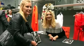 Hadise İzmir'de Moda Tutkunlarıyla Buluştu