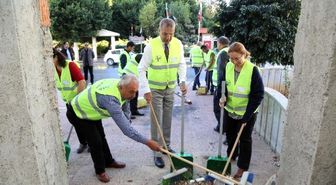 Mezitli'de 'Süpürgeni Al Kapının Önünü Süpür' Çalışması