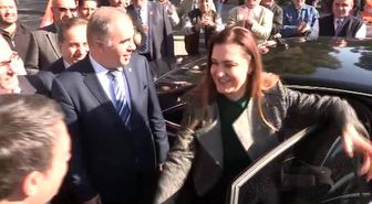 AK Parti Genel Başkan Yardımcısı Nükhet Hotar Mazbatasını Aldı
