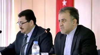 D-8 Genel Sekreteri Mousavi Üniversitede Konferans Verdi