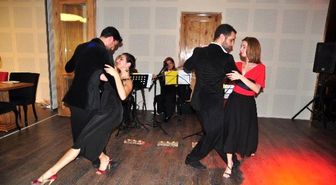 Kuzguni'de Görkemli Tango Gecesi