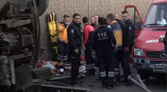 TIR Köprülü Kavşaktan Otomobilin Üstüne Düştü: 7 Yaralı