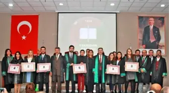 6 Avukat Cübbe Giyerek Ruhsatlarını Aldı