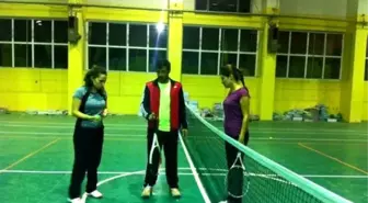 Şırnak'ta Öğretmeler Günü Etkinlikleri Kapsamında Tenis Turnuvası Düzenlendi