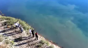 İntihar Eden Emeklinin Cesedini Nehirden Polis Müdürü Çıkardı