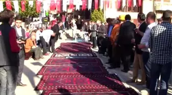 Cami Restorasyonunda 300 Yıllık Yağcıbedir Halısı Bulundu