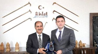 Kaymakam Tekbıyıkoğlu'na Teşekkür Plaketi