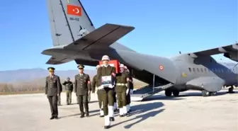 Kazada Şehit Olan Uzman Çavuşun Naaşı Tokat'a Getirildi