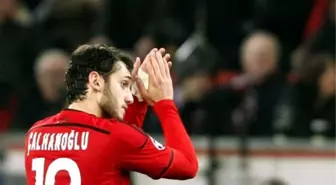 Milli Yıldız Hakan Çalhanoğlu En İyi 11'e Aday