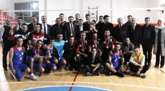 Van'da Öğretmenler Arası Voleybol Turnuvası