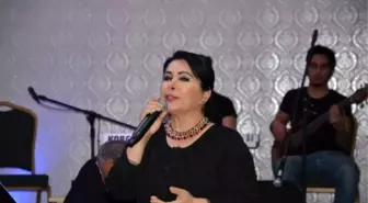 Nuray Hafiftaş Sevilen Türkülerini Bozüyüklü Hayranları İçin Söyledi