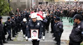 Kazada Hayatını Kaybeden Polis Memuru ve Yeğeni Toprağa Verildi