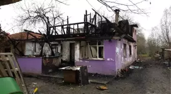 Başkan Akcan'dan Evi Yanan Aileye Ziyaret