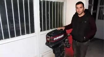 Teknesinin Motorunu Çalanları Ortaya Çıkardı