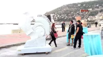 Alanya - Rus Heykeltıraştan Dostluk Mesajı