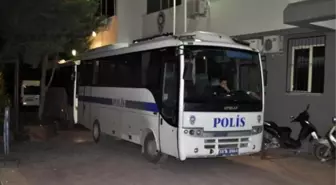 İzmir'de 'Paralel Yapı' Operasyonunda 15 Şüpheli Adliyeye Sevk Edildi