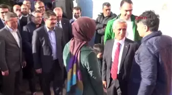 Manisa Arınç, Manisa'da Sağlık Merkezi Açtı