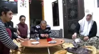 Hayatını 5'i Engelli 6 Çocuğuna Adadı