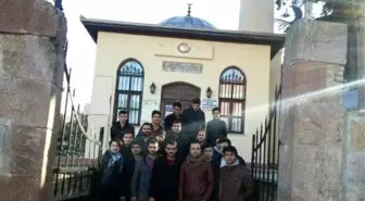 Şeyh Edebali Türbesi Yine Ziyaretçi Akınına Uğradı