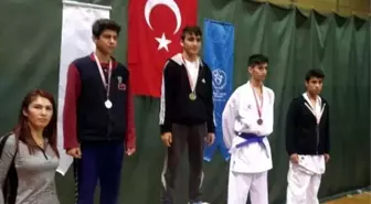 Sporcular Aliağa'nın Gururu Oldu