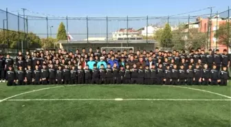 Başkan Yaralı'dan 300 Minik Sporcuya Eşofman