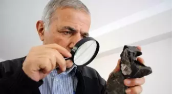 Emekli Öğretmen, Gök Taşı Bulduğunu Öne Sürdü