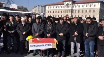 Sivas'ta Demir Çelik İşçilerinden Tabutlu Eylem