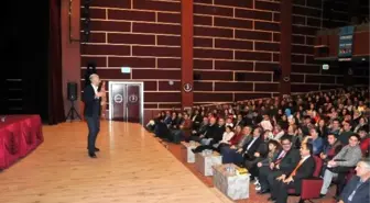 Yazar Erdal Demirkıran'dan Akşehir'de Konferans