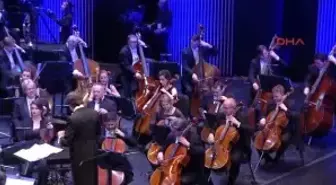 The Royal Philharmonic Orchestra'dan Sezen Aksu Yorumu