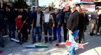 Adana Ellerine Süpürge Alıp Sokakları Süpürdüler
