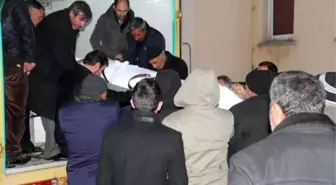 Cenazeler Gözyaşları İçerisinde Defnedildi