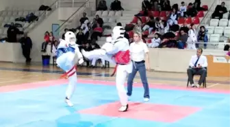 Tekvandocular Bursa'yı Temsil Etmek İçin Yarıştı