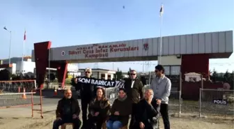 Çarşı'Dan Silivri Tutuklusu Gazetecilere Destek