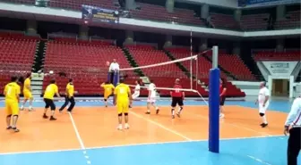 Kurumlar Arası Voleybol Heyecanı Sürüyor