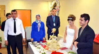 Nikah Masasında İşaret Diliyle 'Evet'