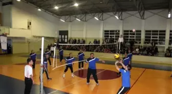 100. Yıl Voleybol Turnuvası Başladı