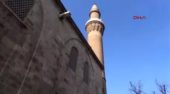 Bursa Ulucami'nde Tek Kullanımlık Tesbih Uygulaması