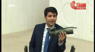 Hdp'li Mehmet Ali Aslan TBMM Kürsüsüne Mermi Bazuka ve Biber Gazı Fişekleri ile Çıktı