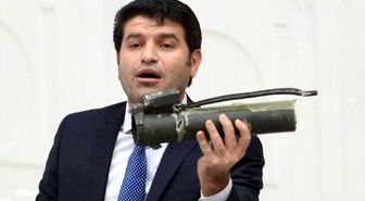 HDP'li Vekil Meclis Kürsüsüne Bazukayla Çıktı