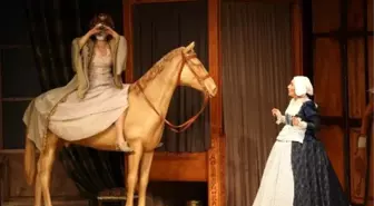 Tesadüfen Kadın Elizabeth' Yenimahalle'de Sahnelendi