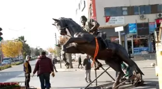 Didim'de Yeni Atatürk Heykeli Yerini Aldı