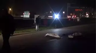 Antalya - Asfaltta Selfie Çeken Gençlerin Üzerinden Kamyonet Geçti: 2 Ölü