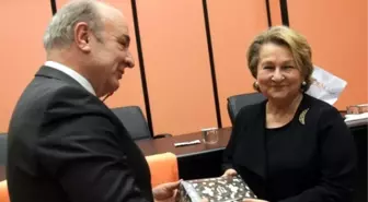 Gaün'de Kezban Hatemi ile Kadın ve Adalet Söyleşisi Yapıldı