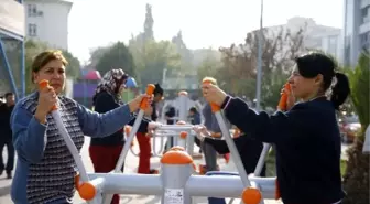 Konak'ta Parklar Spor Salonu Gibi