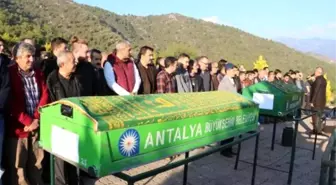 Selfie Çekerken Ölen 2 Genç, Yanyana Toprağa Verilecek (2)