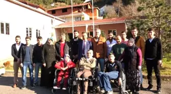 Dergi Satıp Engellilere Sandalye Aldılar