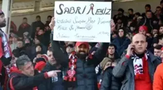 Kastamonulu Taraftar, 'Sabri Bizi Vurma' Pankartı Açtı