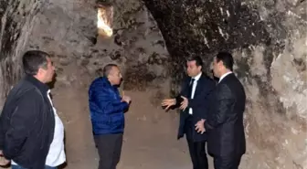 Vali Çelik, Mor Kuryakos Manastırını İnceledi