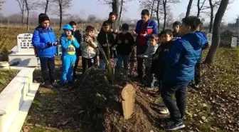 Çocuklara Mezarlıkta 'Ahiret' Dersi Verildi