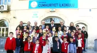 Cumhuriyet İlkokulu Satrançta Büyük Başarı Elde Etti